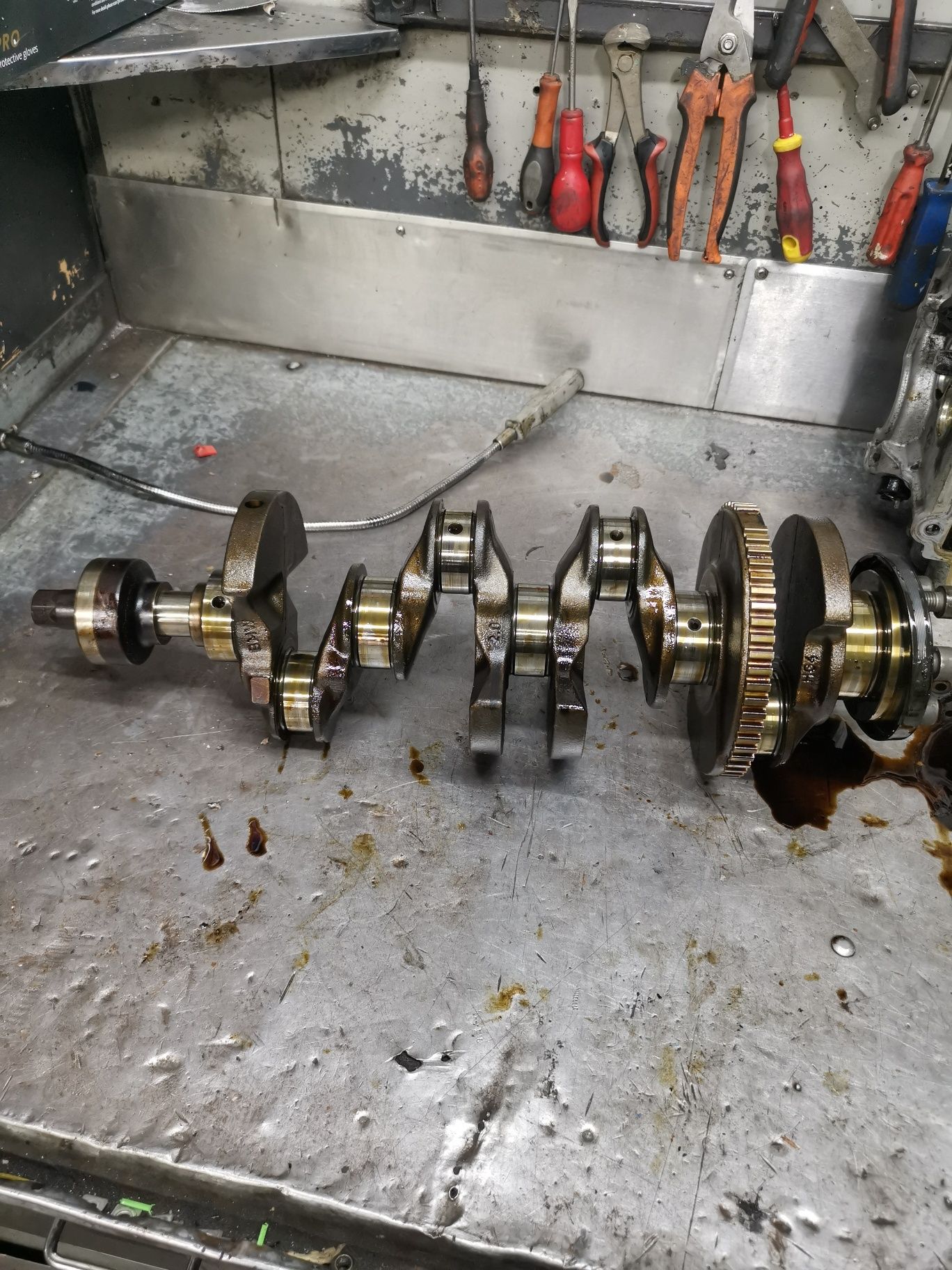 BMW E90 E91 E92 E87 N46B20 N43B20 wał korbowy hub  80 nominał