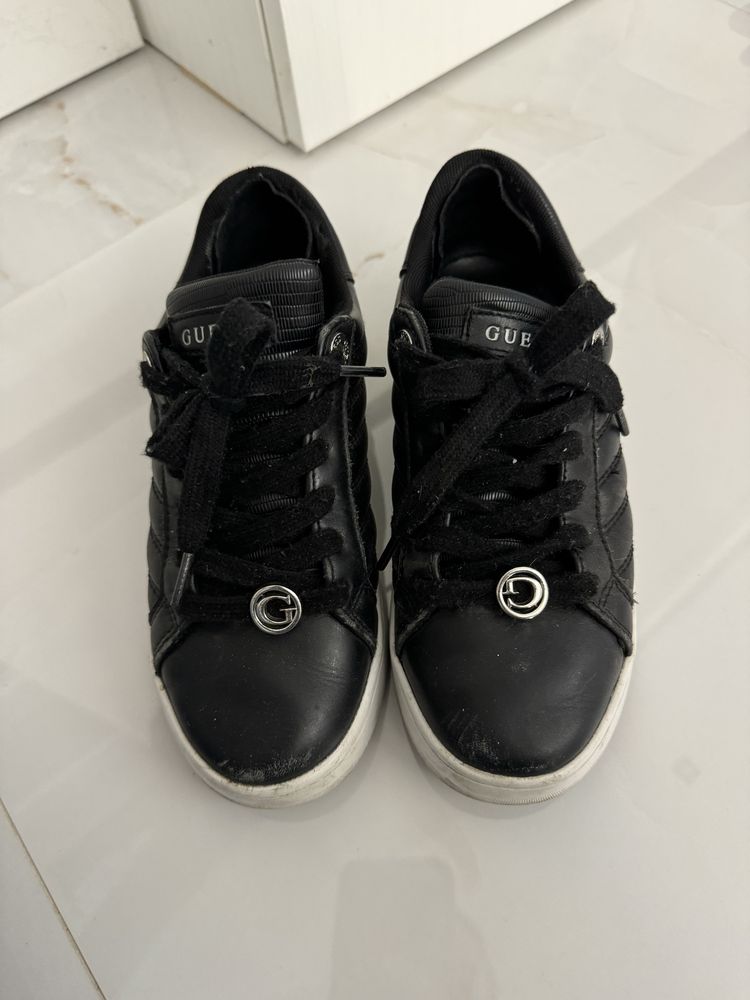guess кросівки 35р.