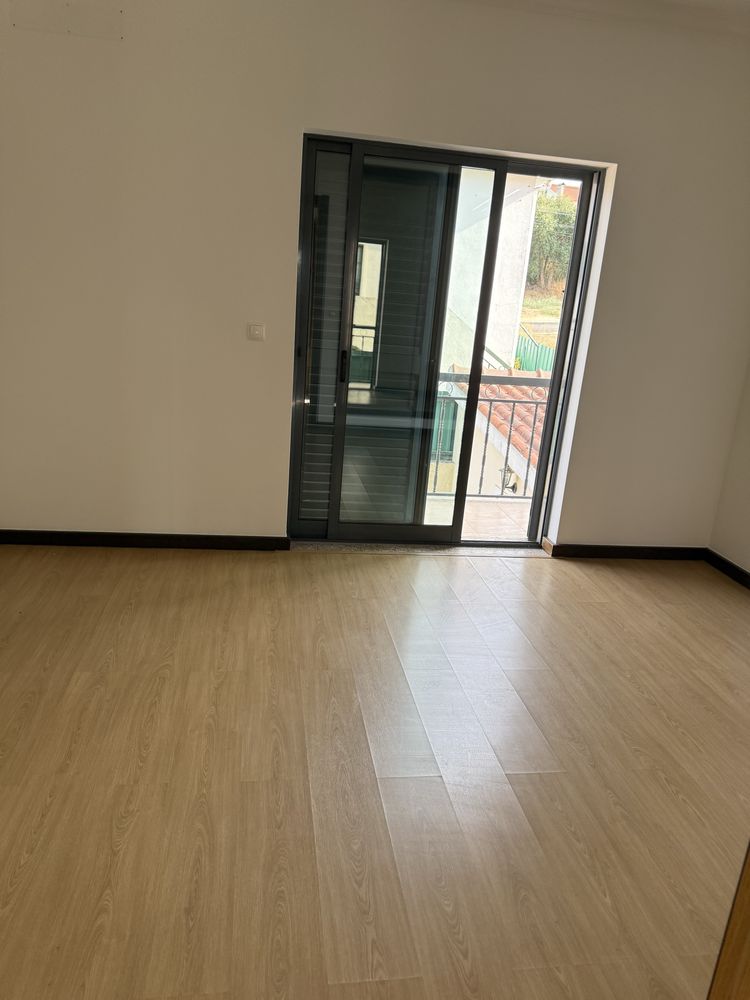 Moradia T3 com garagem na Quinta do Conde (Boa agua I)