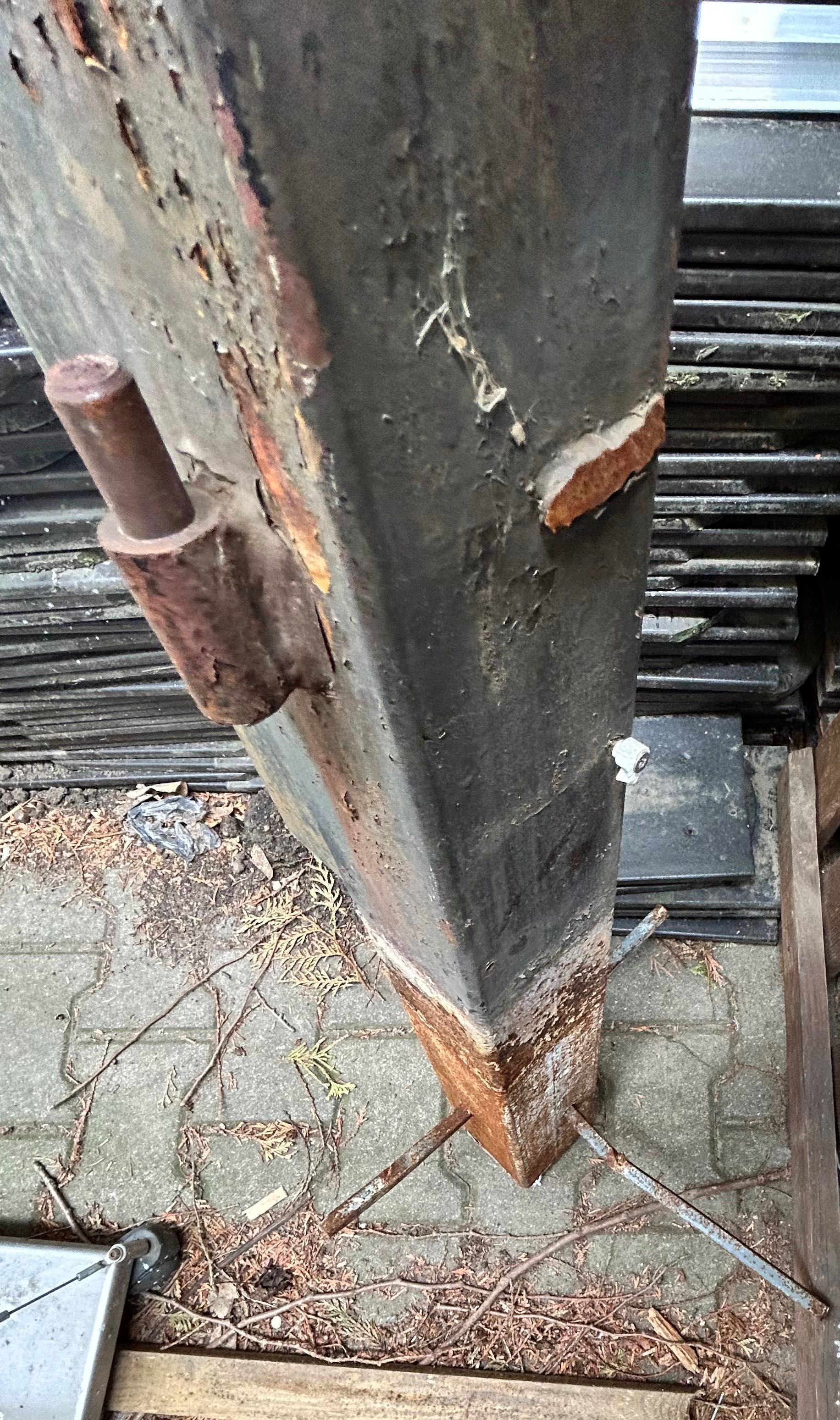 Słupek stalowy do bramy ogrodzeniowej 2 metrowy