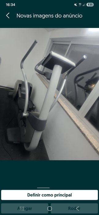 Elíptica profissional TECHNOGYM em prefeitas condições. 
Sem u