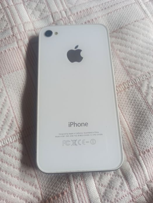 iPhone 4 (precisa de carregador)