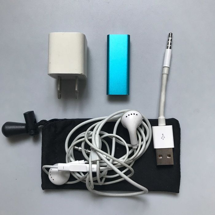 Плеєр Apple iPod shuffle 3-го покоління 2 Гб