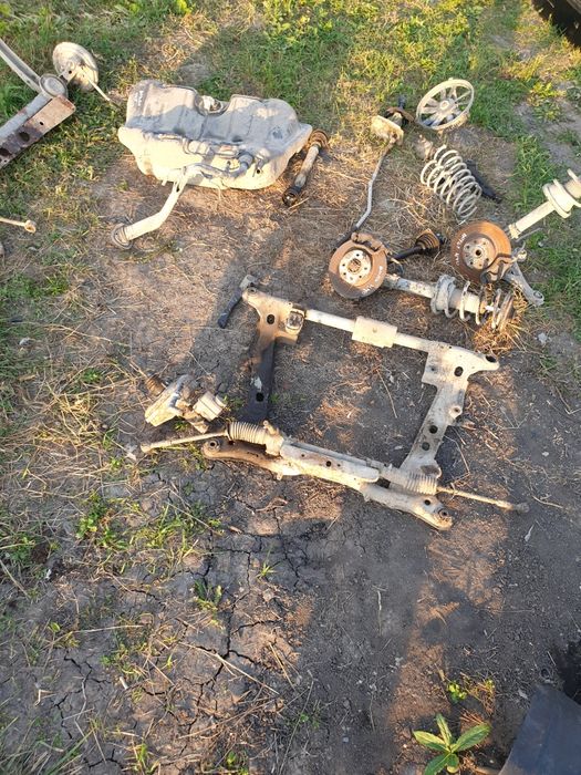 Стойки і інше Volvo 440