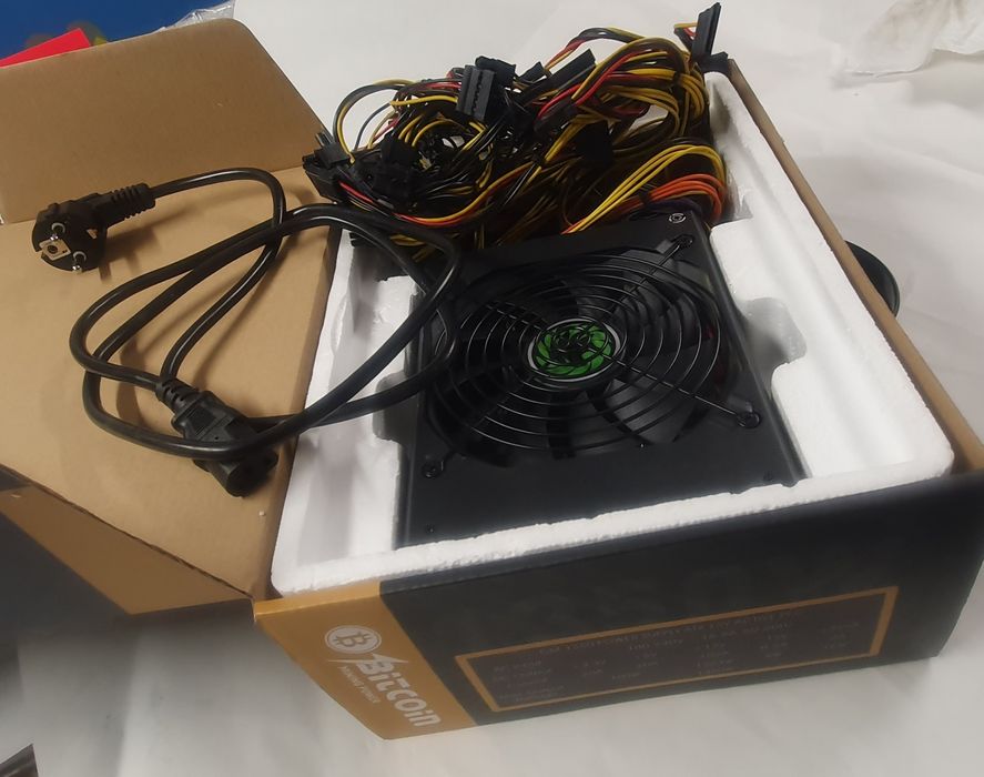 Блок живлення  GAMEMAX GM 1650W