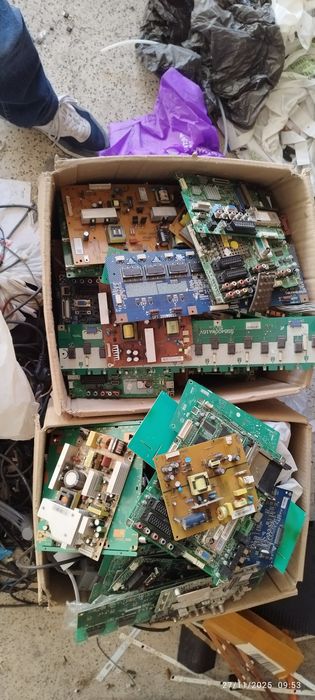 Placas lcd em segunda mão(recheio de oficina)