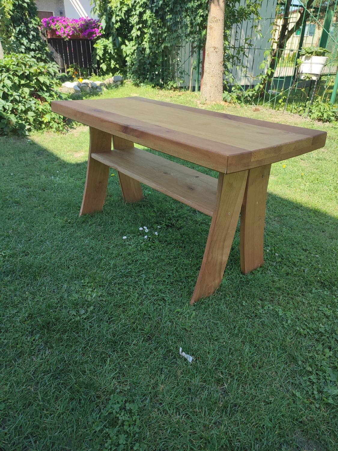 Drewniany stolik kawowy / ława