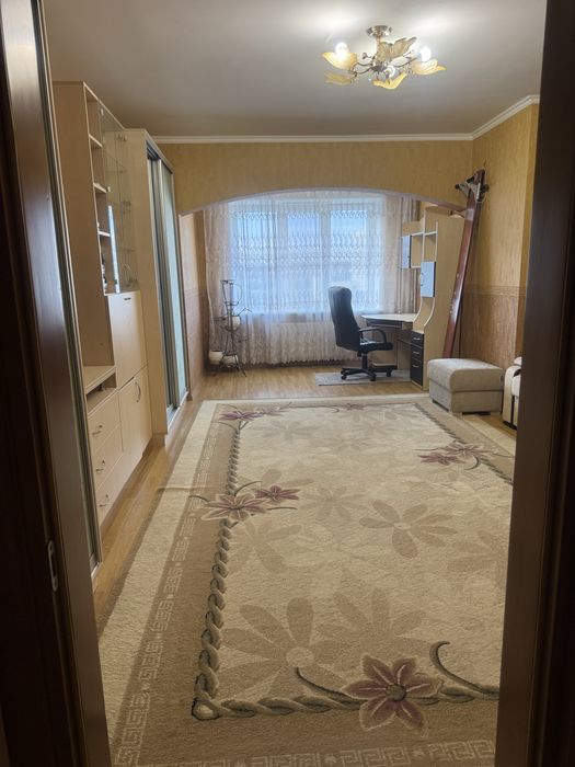Продаж 2 кім ЦЕНТР 81 м, з якісним ремонтом