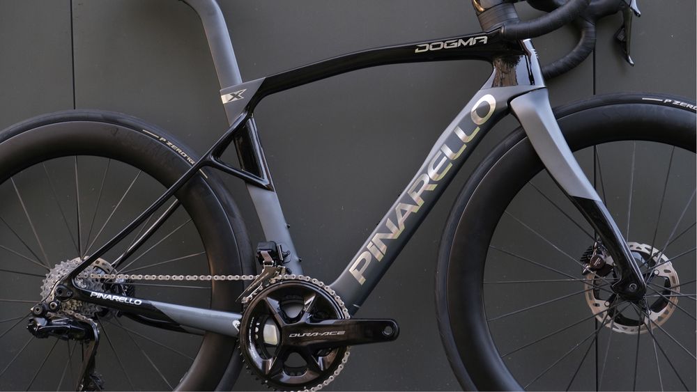 Новий шосейний велосипед Pinarello Dogma X Dura Ace Di2 (2025)