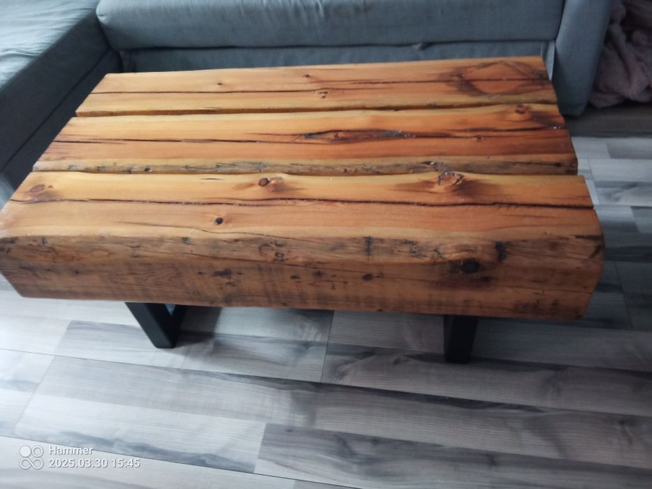 Stolik kawowy z starych bali loft