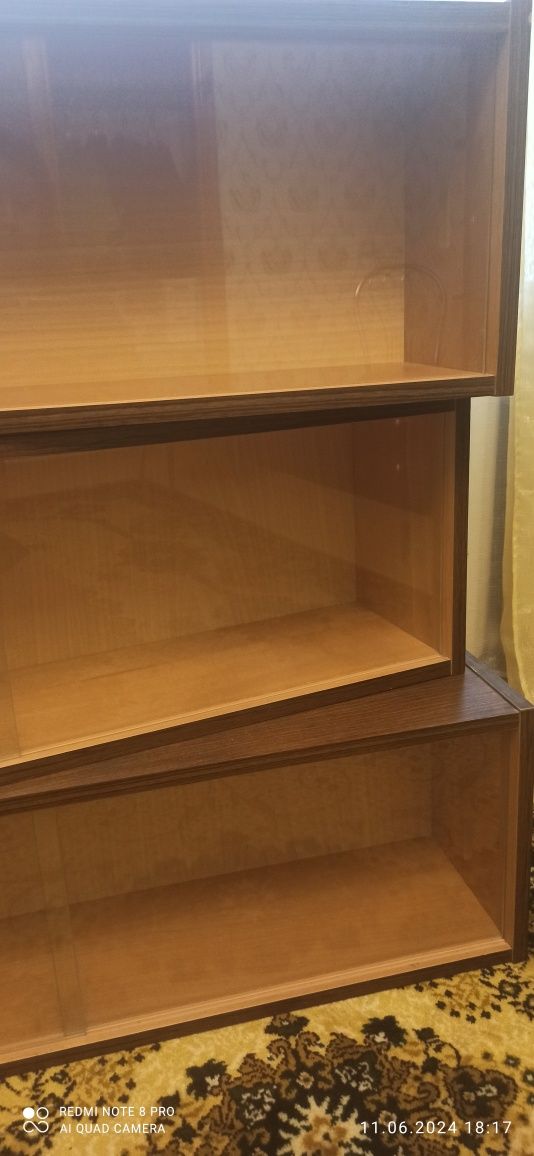 Книжкові  полиці