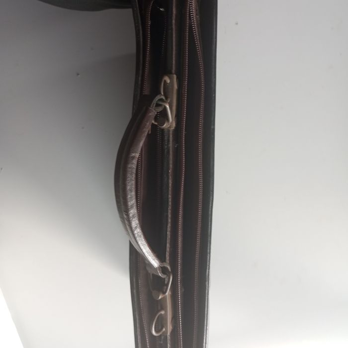 Vendo pasta em cabedal