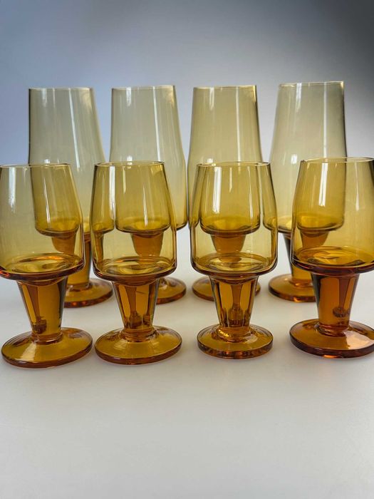 Kieliszki miodowe Sadowski betoniarki szkło kolorowe PRL 8 szt