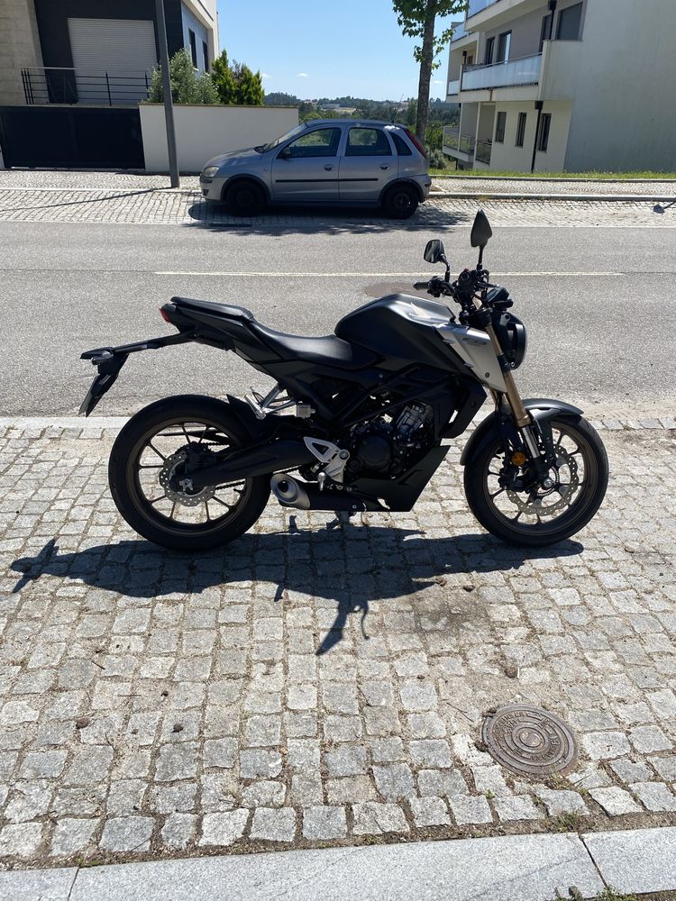Honda CB125R + Extras