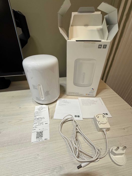 Портативний смарт-нічник Xiaomi Mi Bedside Lamp 2