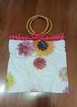 Bolsa flores e brilhantes