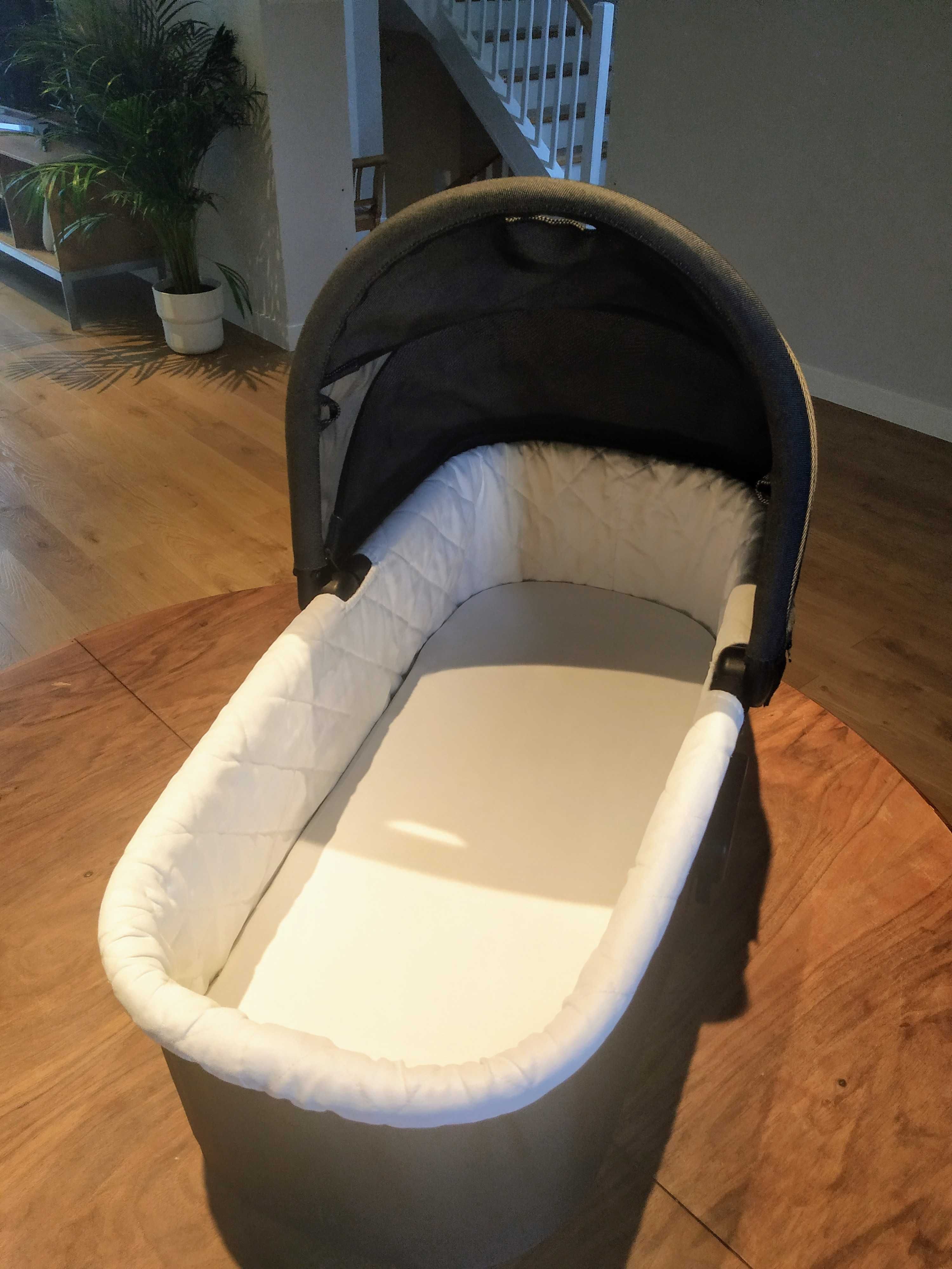 Gondola Baby jogger deluxe pram