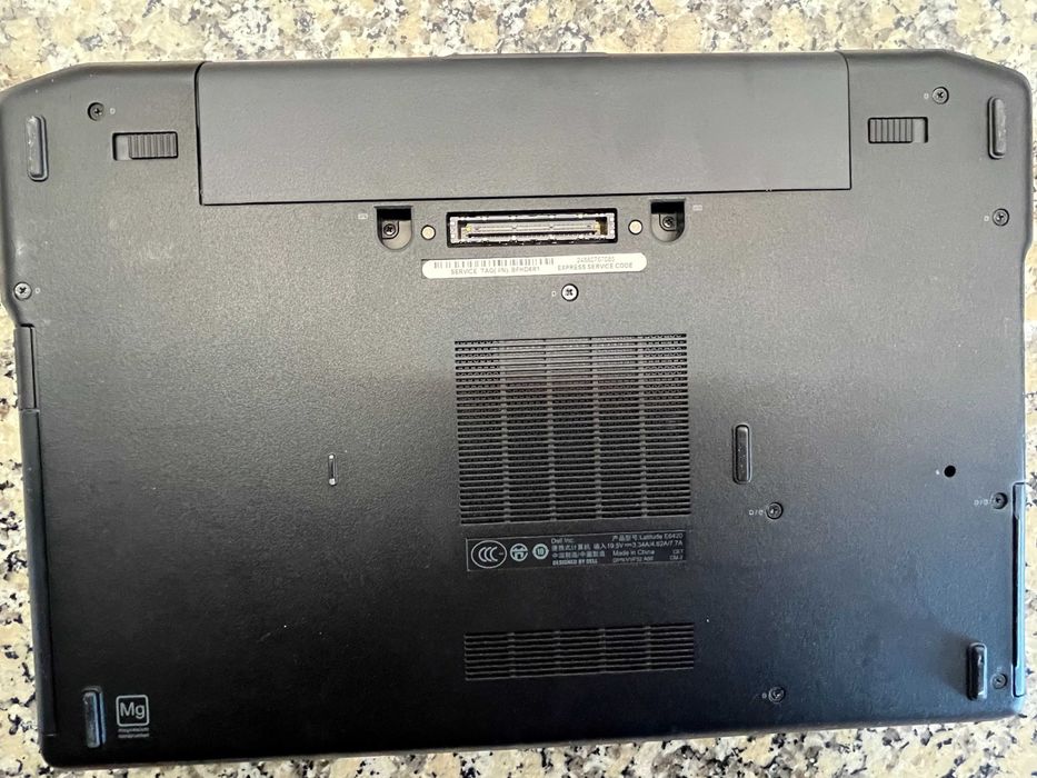 Portatil DELL Latitude E6420 | i5 | 4GB | 225GB SSD | Win 10 Bat Nova