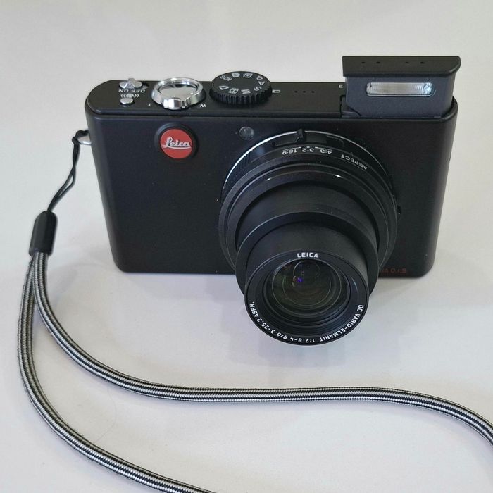 Leica – Câmara Fotográfica (Modelo D-Lux 3)