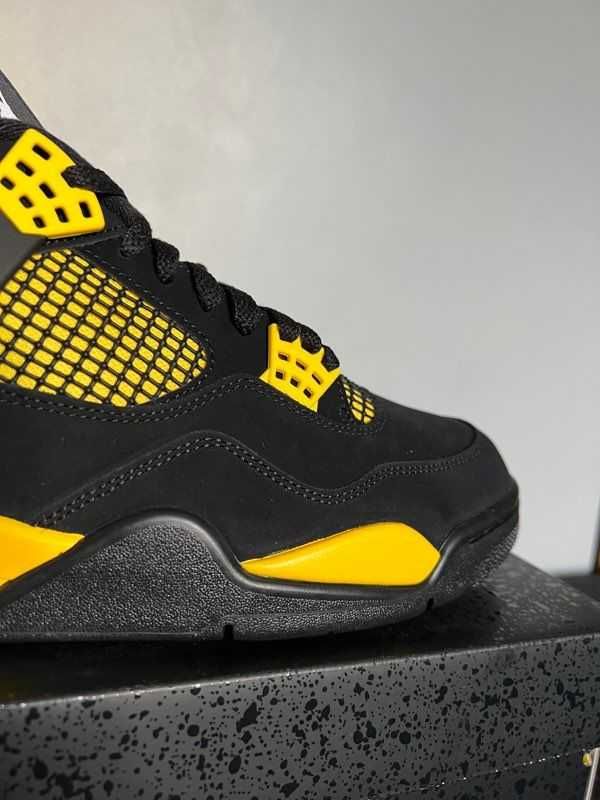 Nike_Air_Jordan_4 |Thunder|Retro| rozmiar 38