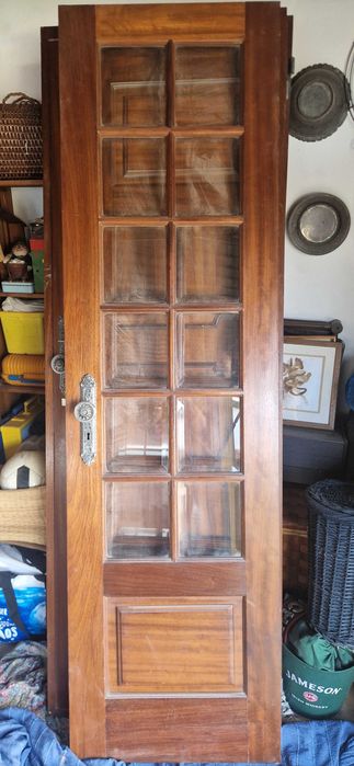 Portas madeira maciça em mogno com ferragens incluidas