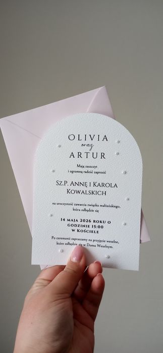 Zaproszenie w kształcie łuku z perełkami