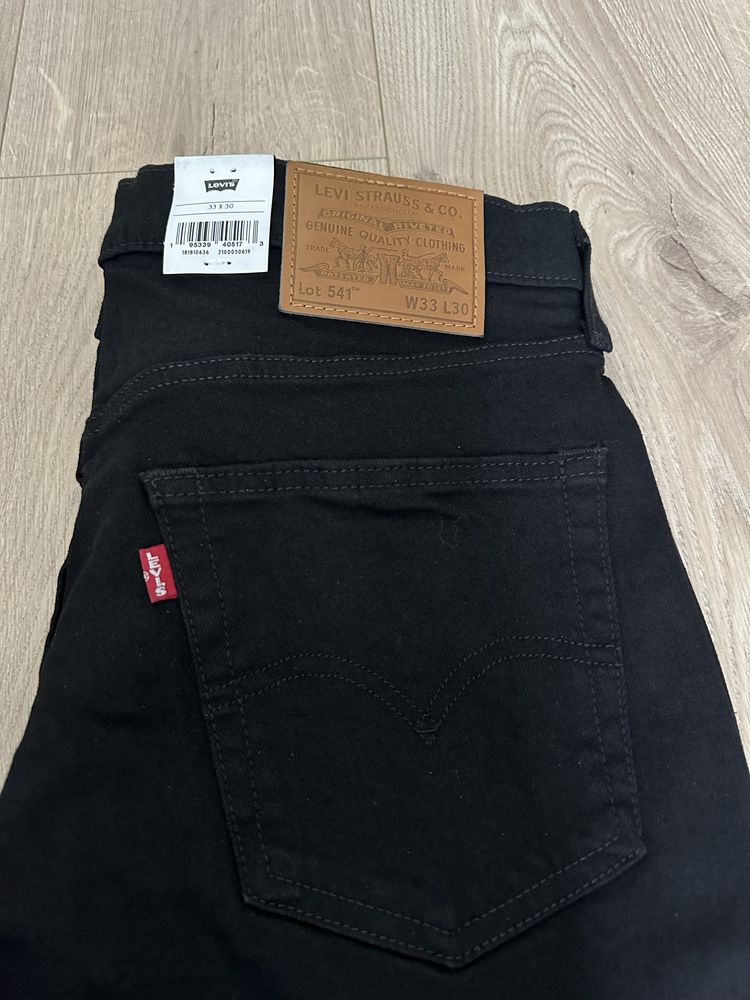 Чоловічі джинси Levi’s, розмір W33L30