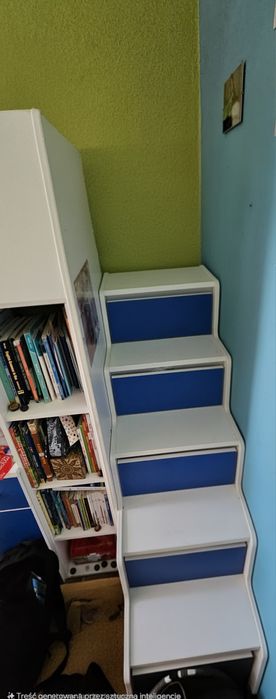 Zestaw mebli do pokoju dzieci.