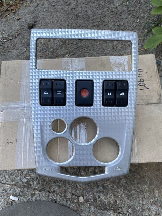 Блок управление Двигателем  Дачия Логан 1.6 ЕБУ Dacia Logan Балка Шрот