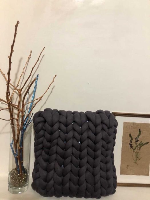 Продам подушку декоративну з пряжи маршмеллоу