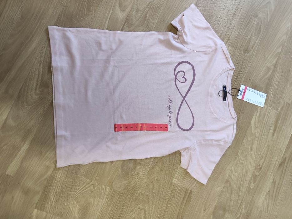 T-shirt damski rozmiar S firmy Sinsay