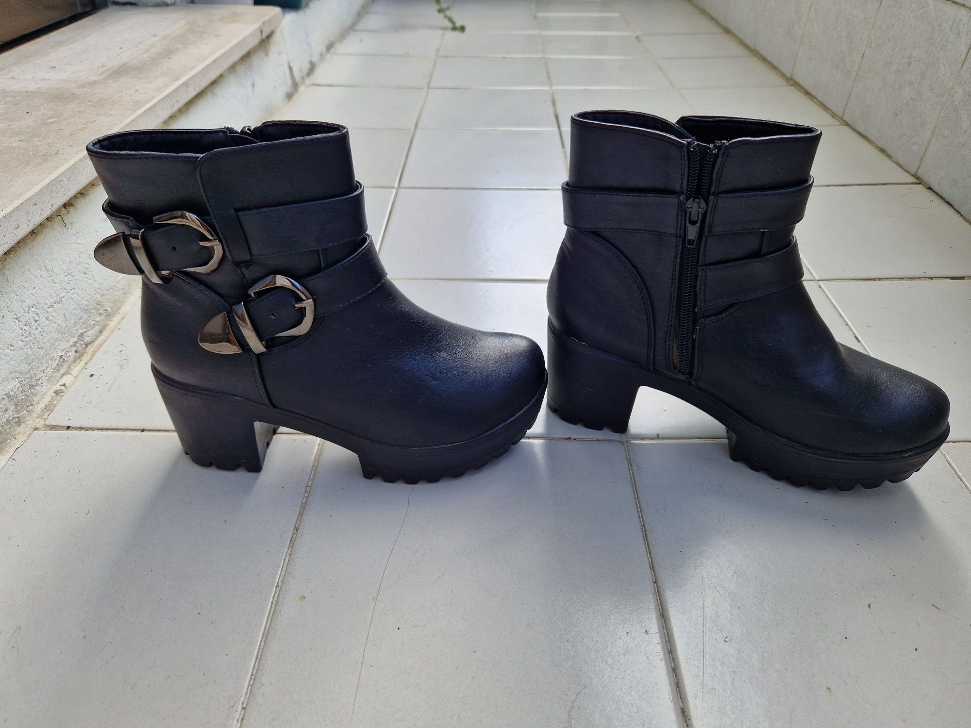 Botas Mulher pretas