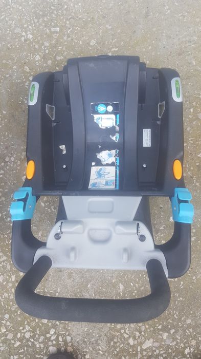 Ovo com Isofix da Chico da para  levar á  mão  ou no Automóvel