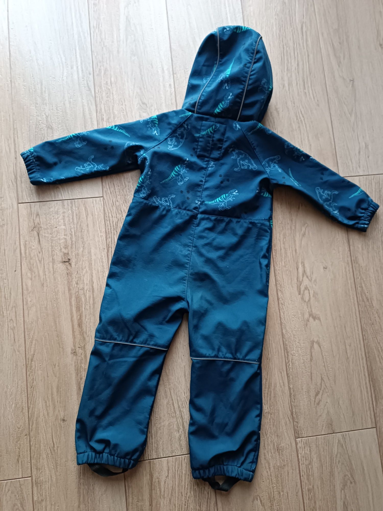 Lekko ocieplany kombinezon softshell z kapturem Sinsay