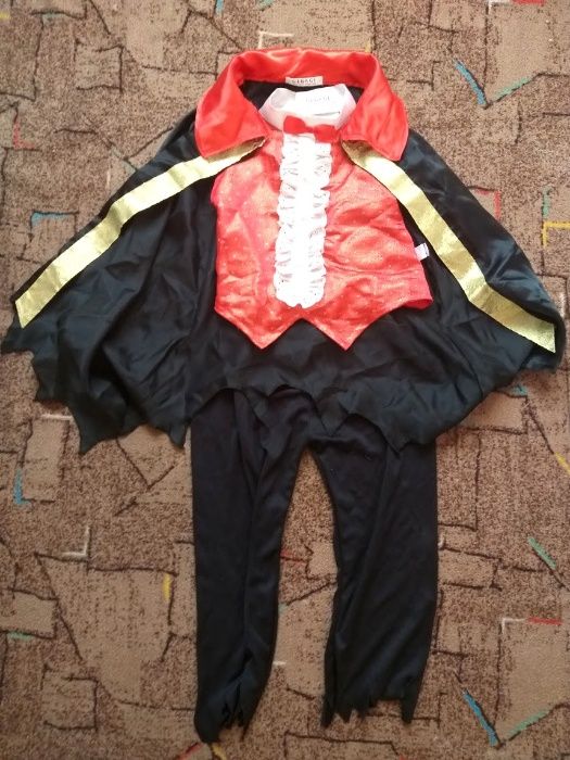 костюмы лиса, мышонок, русалка, заяц, тыква, лягушка, снеговик, гном