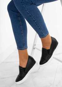 Wsuwki, slip on na koturnie r 39