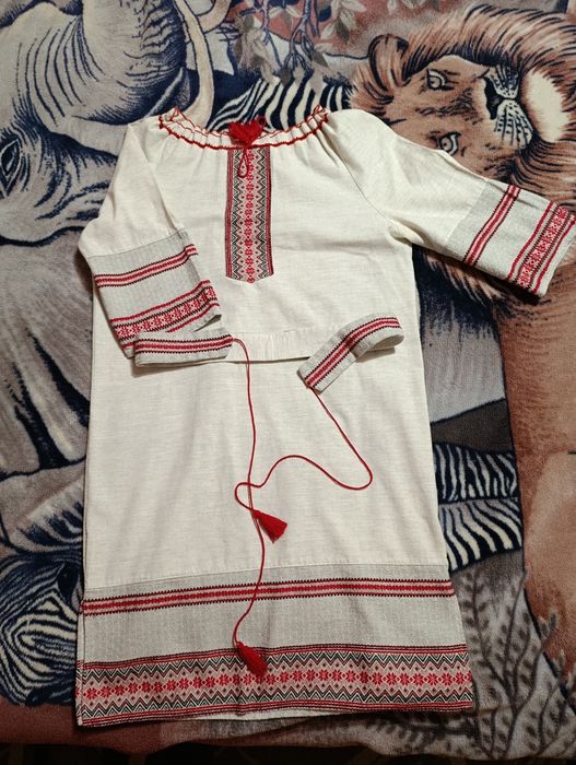 Сукня святкова та на повсякдень