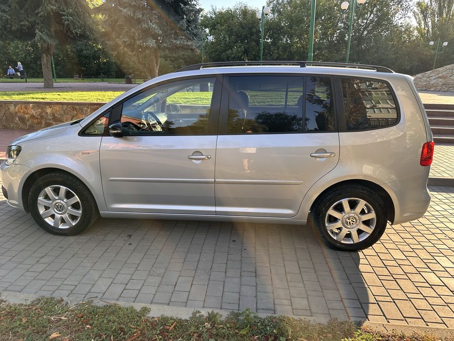 VW Touran 2013 максимальна комплектація ідеальний стан