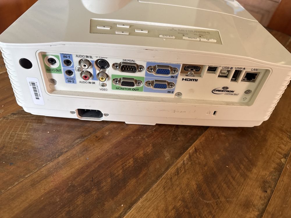 Projetor NEC NP600S Short-Throw 3D Ready – HDMI – Bom Estado