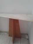 Mesa de apoio para telefone em Mármore