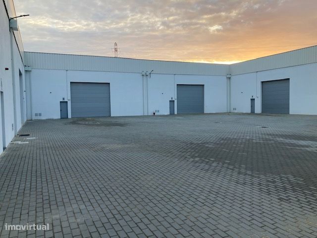 Armazém Industrial em condomínio fechado