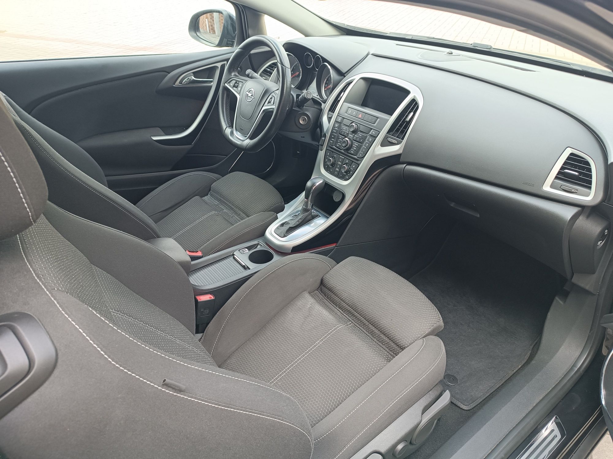 Opel Astra J GTC wersja OPC 2012r 1.4T 140km*Automat*Ledy*PDC*Alu*Navi