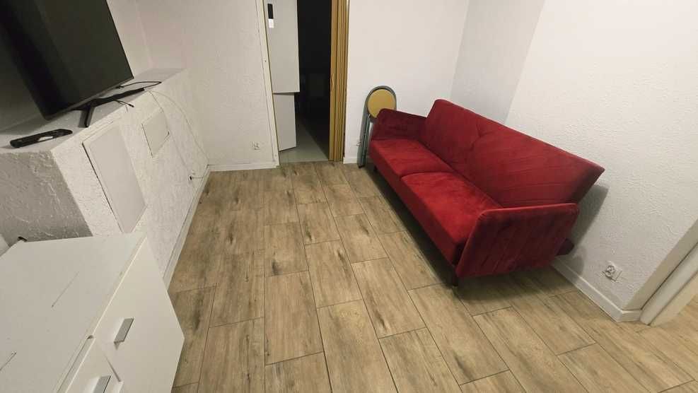 2pok 50m2 w ścisłym centrum, umeblowane. Okolice katedry.