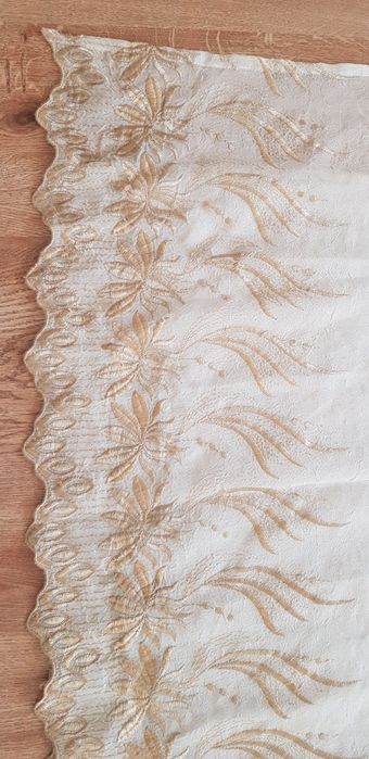 Firana na okno balkonowe ecru gipiura złoty pas u góry