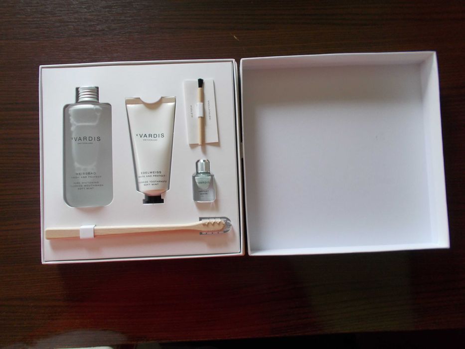 Набор для ухода за полостью рта vVARDIS для белой эмали