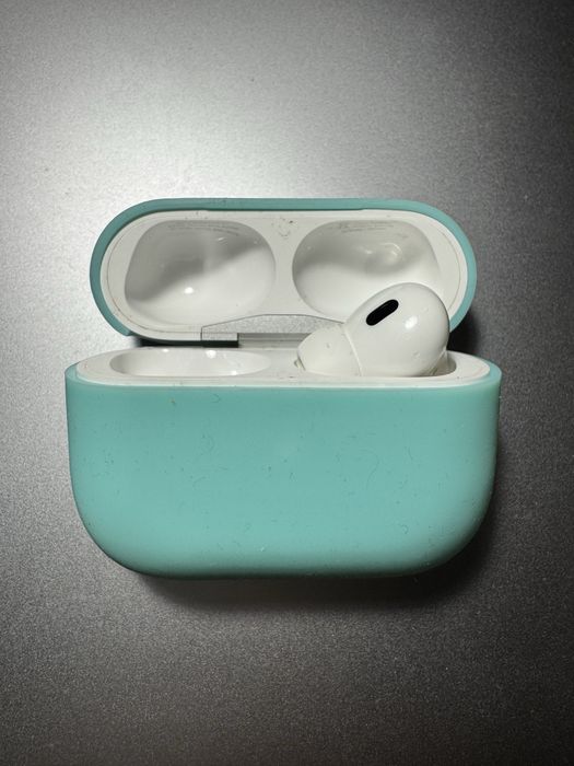 Наушник с кейсом AirPods Pro2 Generation with MagSefe