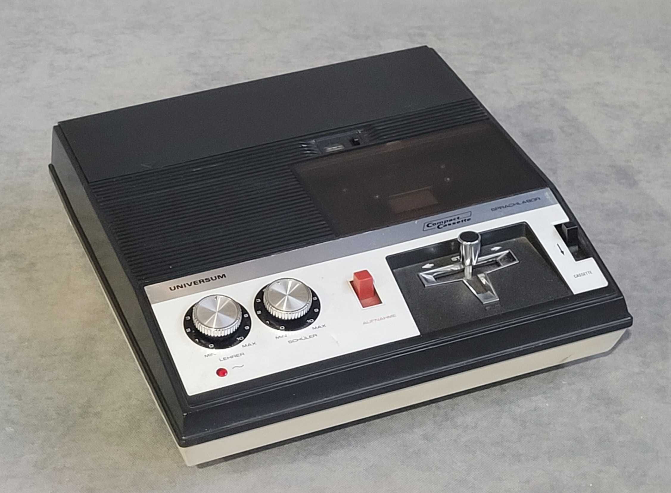 Magnetofon Universum CT 2722.