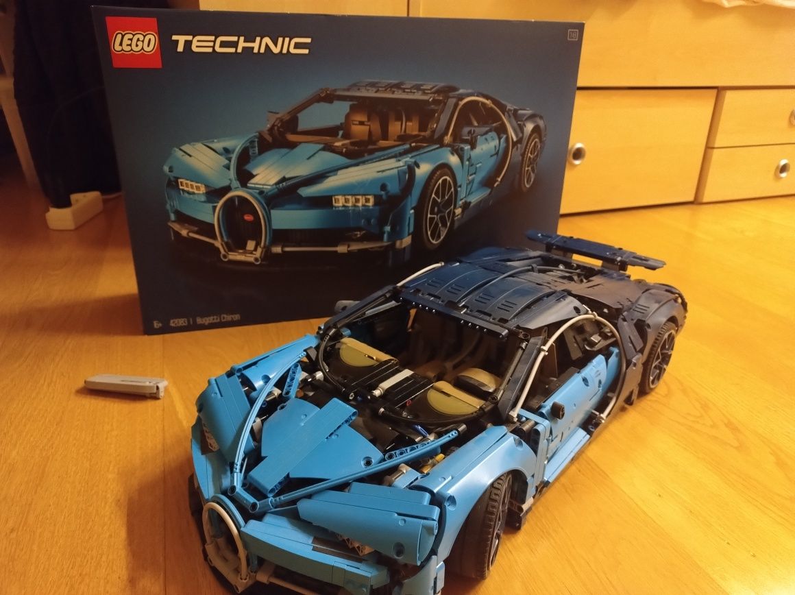 LEGO Technic 42083 Bugatti Chiron