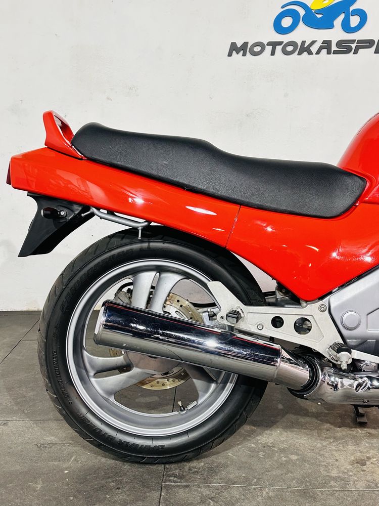 Honda NTV 650 мото з європи