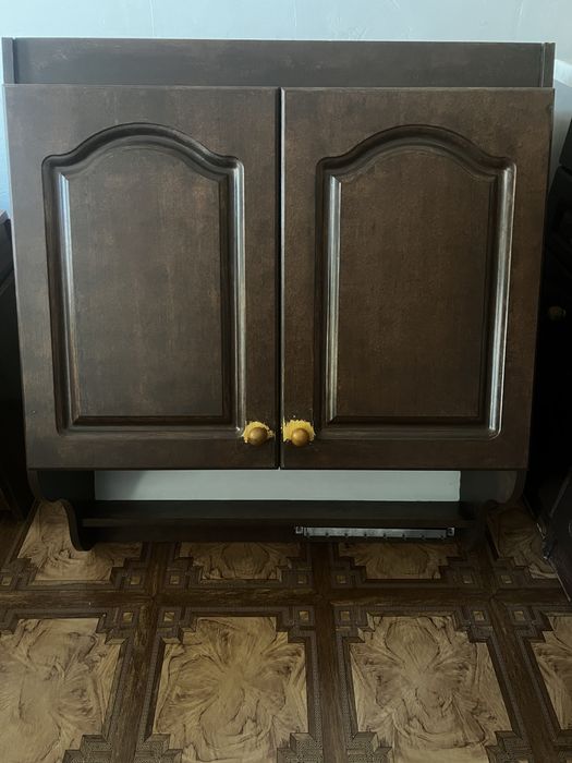 Меблі для кухні б/у фарбовані